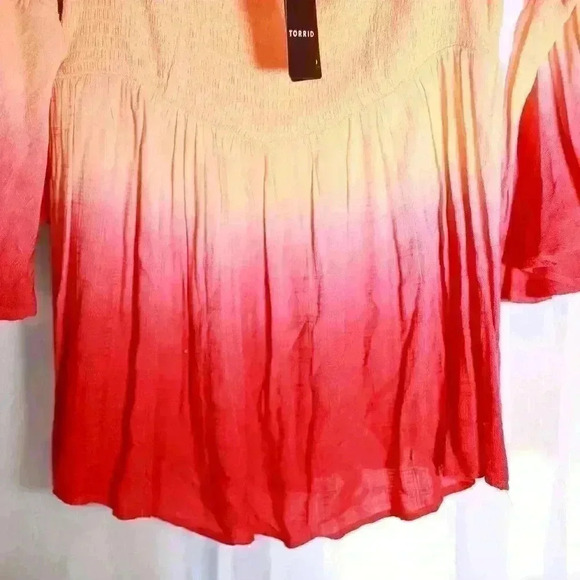 NWT Torrid Size 1X Orange Ombre Smocked Challis Cold Shoulder Bell Sleeve Blouse - Picture 3 of 12
